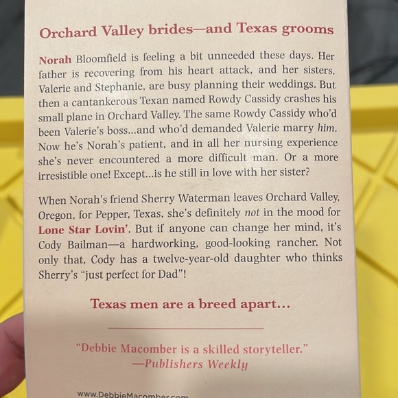 Lot of 3 Debbie Macomber Romance Novels đź’—Bundle your likes and saveđź’— - Picture 7 of 8